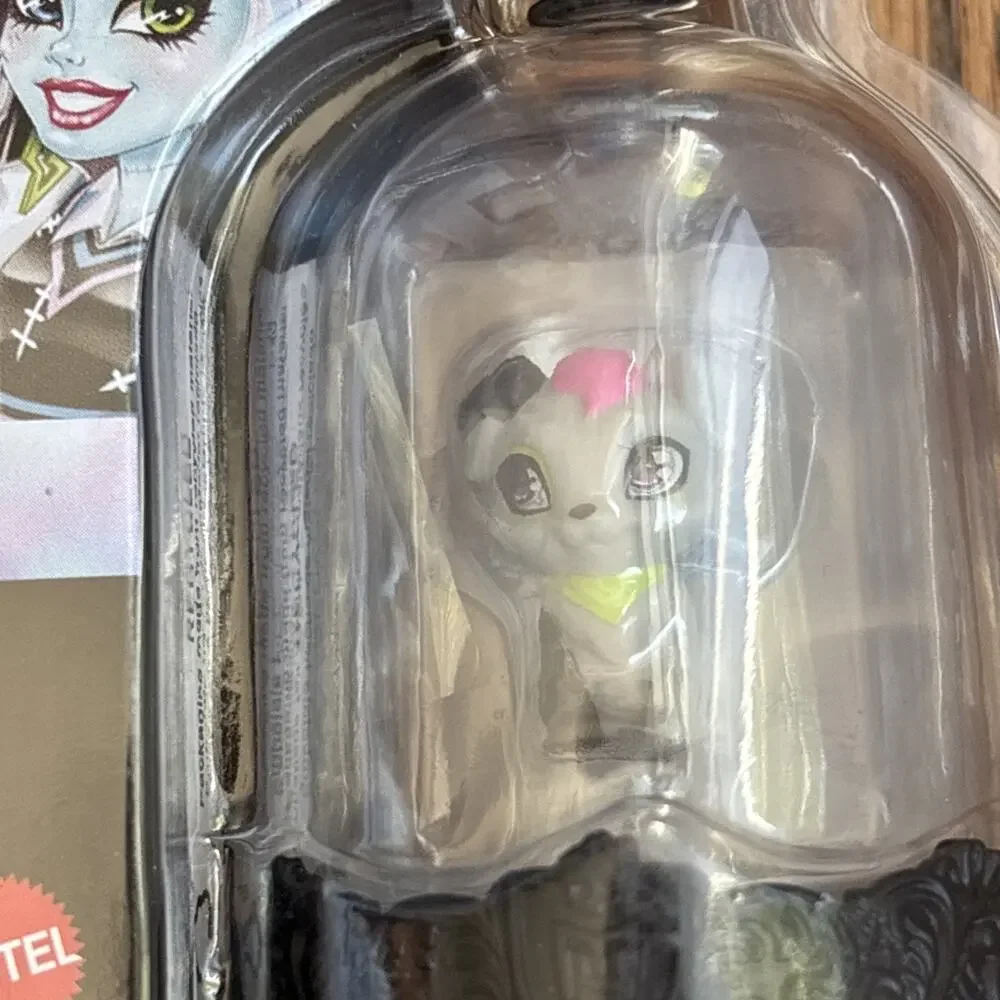 Monster High Pet Keychain Watzie Bell Jar 1 Pet 6 Accessories NEW